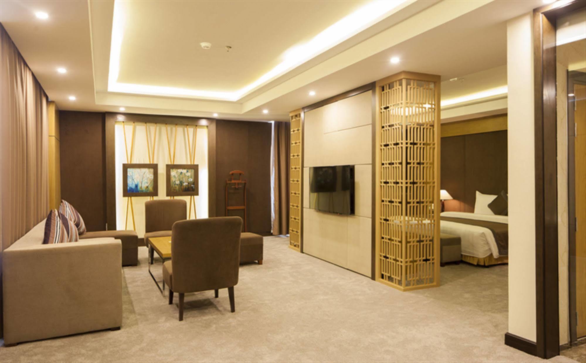 Muong Thanh Luxury Buon Ma Thuot Hotel Exterior foto